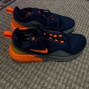 Nike Air Max Motion 2 obsidian/total orange